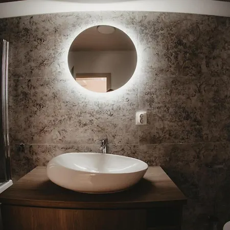 White House Iris Napoca - 1- Parcare Gratuita, Self Check In 24h, Aeroport 15 Minute ! *