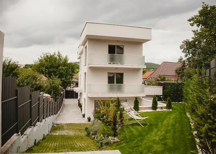 Apartament White House Iris Napoca - 1- Parcare Gratuita, Self Check In 24h, Aeroport 15 Minute ! Kluż-Napoka